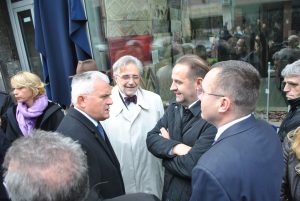 Spomen ploca Aci Popovicu