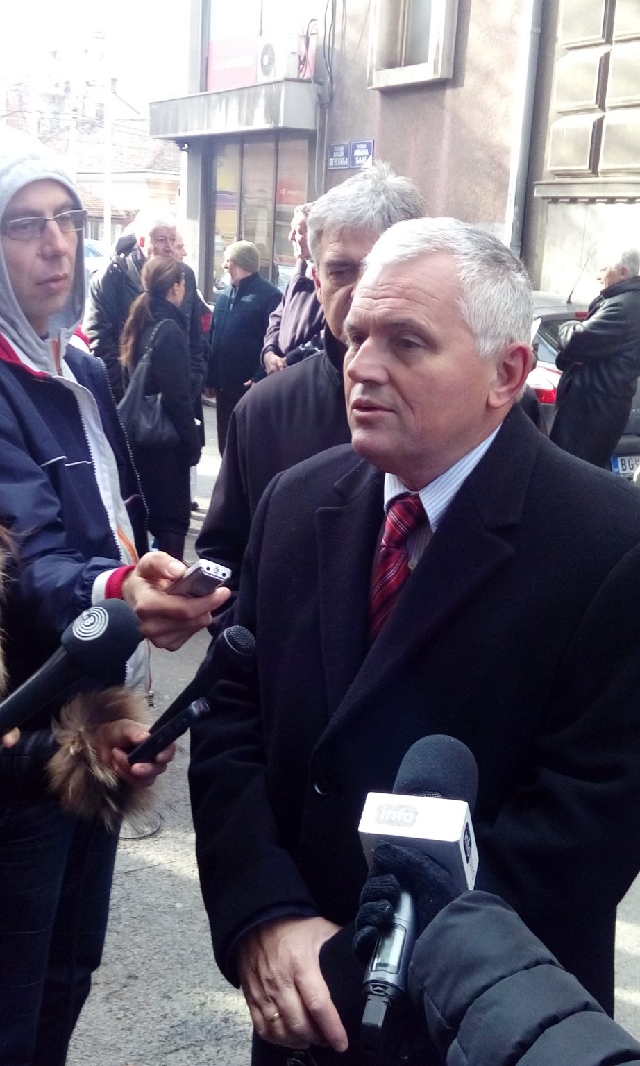 СПОМЕН ПЛОЧА У ЧАСТ ПРОФЕСОРА МИХАЈЛА ЂУРИЋА НА ВРАЧАРУ Spomen ploca Djuric