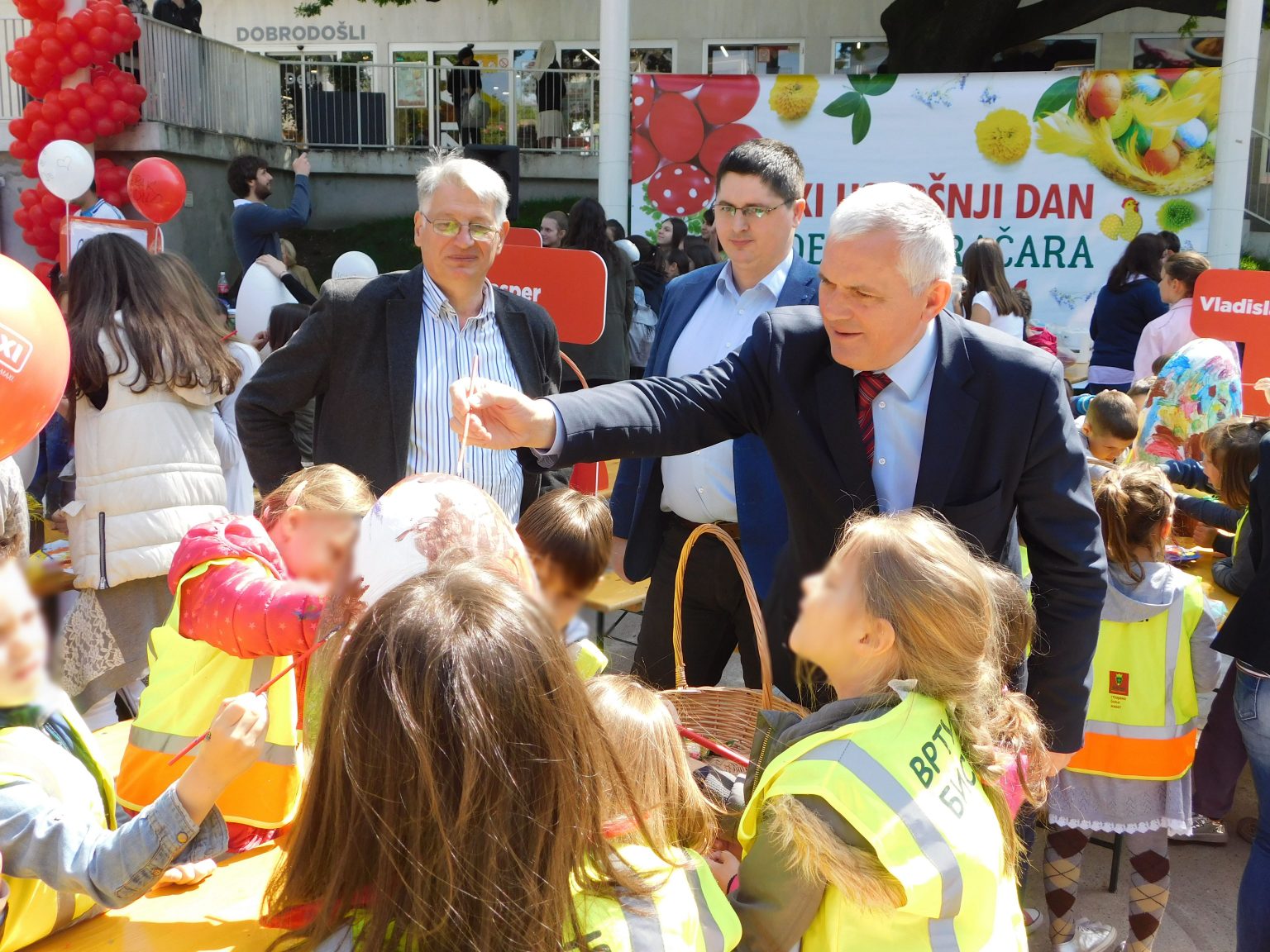 Bojenje Uskrsnjih jaja