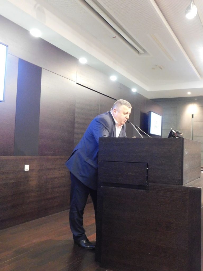 НАГРАЂЕНИ НАЈБОЉИ ПРВАЦИ КОЈИ СУ ОСЛИКАВАЛИ ПЕСМЕ ЧИКА ЈОВЕ ЗМАЈА Nagradjivanje prvaka