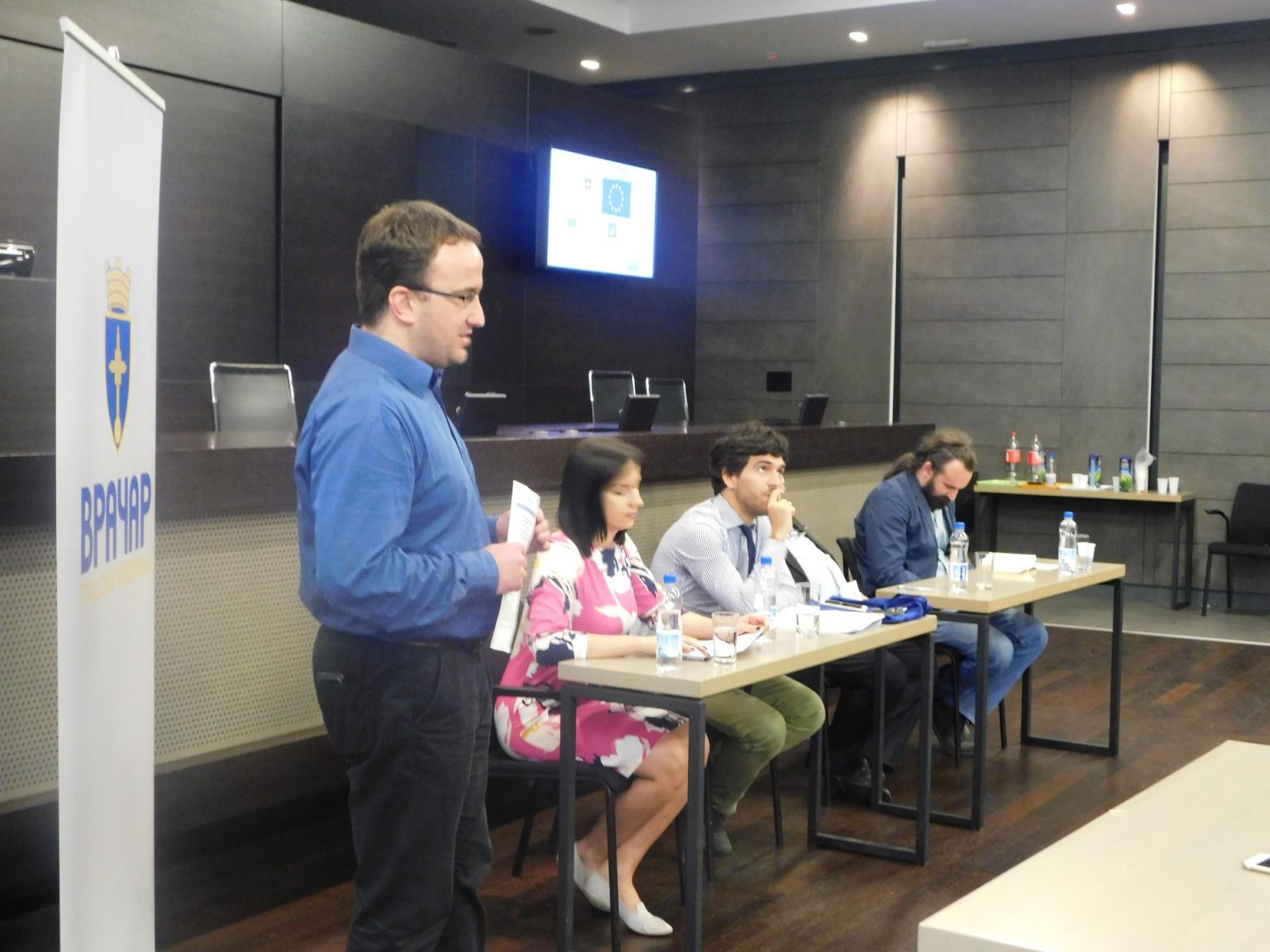 MALA ŠKOLA DIPLOMATIJE ZA VRAČARSKE SREDNJOŠKOLCE Mala skola diplomatije