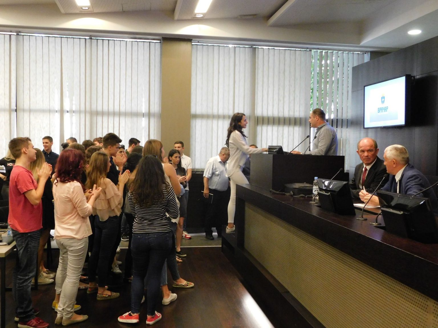 URUČENE DIPLOME MATURANTIMA TREĆE BEOGRADSKE GIMNAZIJE Dodela diploma ucenicima