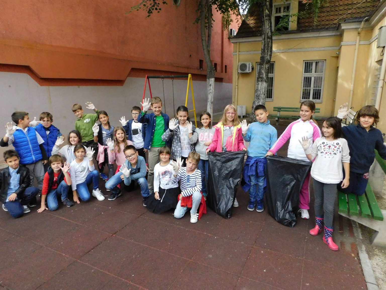DAN ČIŠĆENJA NA VRAČARU ciscenje dvorista skola