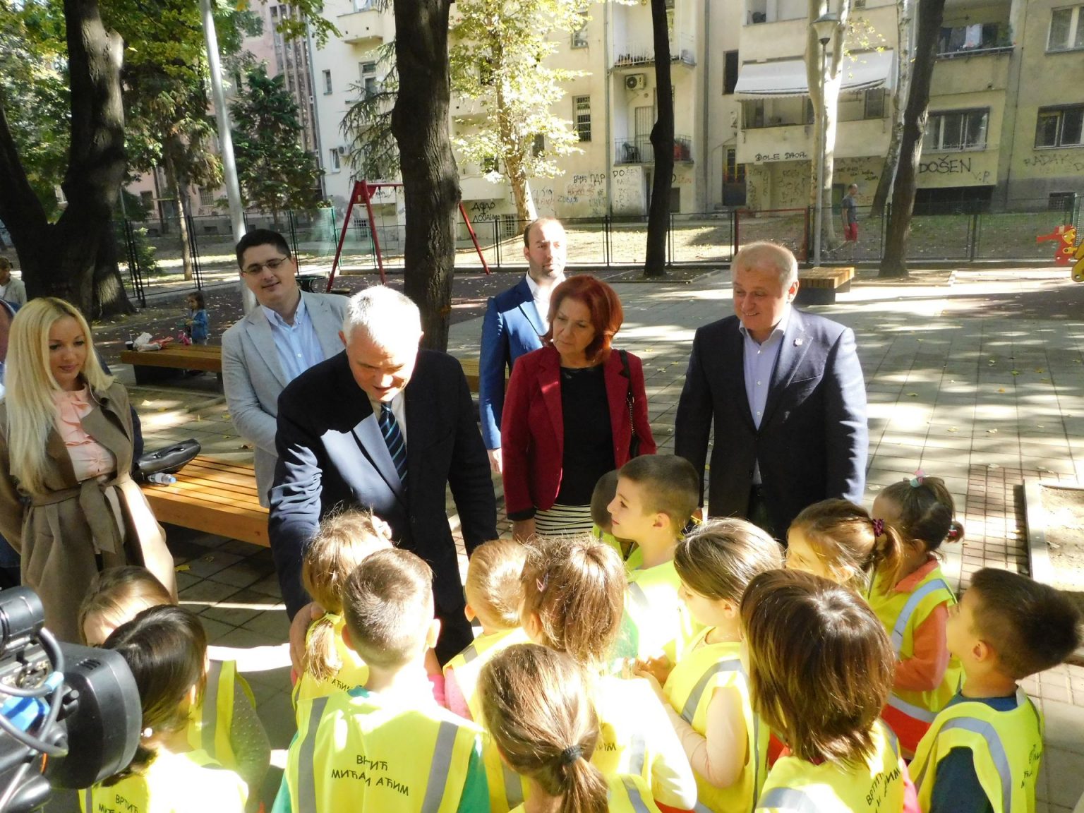 ОБИЛАЗАК ОБНОВЉЕНОГ ДЕЧИЈЕГ ИГРАЛИШТА НА ВРАЧАРУ Rekonstrukcija parkica