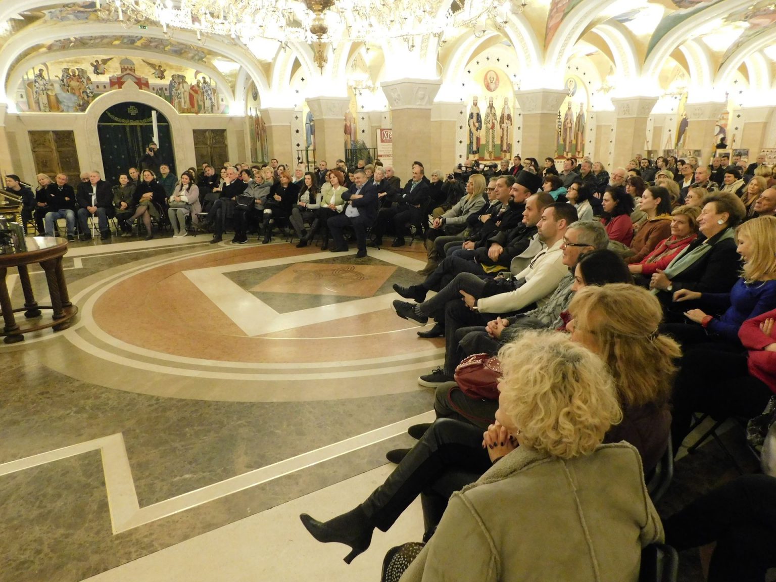 PROMOCIJA  AGAPE  KNJIGA  U KRIPTI HRAMA Promocija-Agape