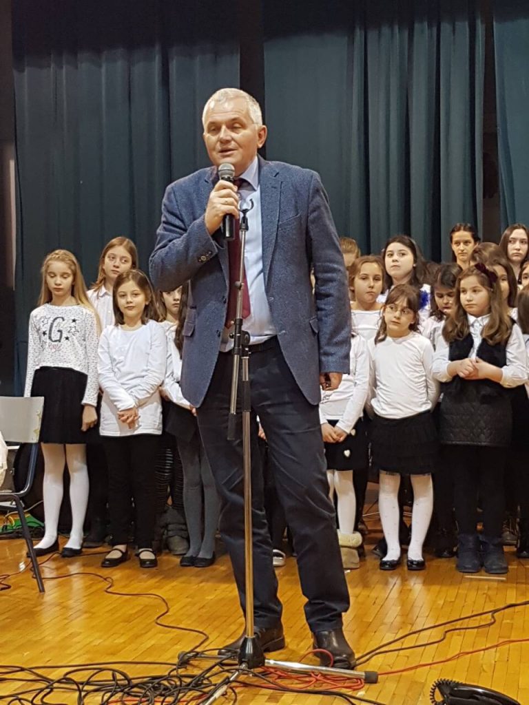 ОБЕЛЕЖЕН ДАН ОШ КРАЉ ПЕТАР II КАРАЂОРЂЕВИЋ Dan škole Kralj Petar II Karadjordjević