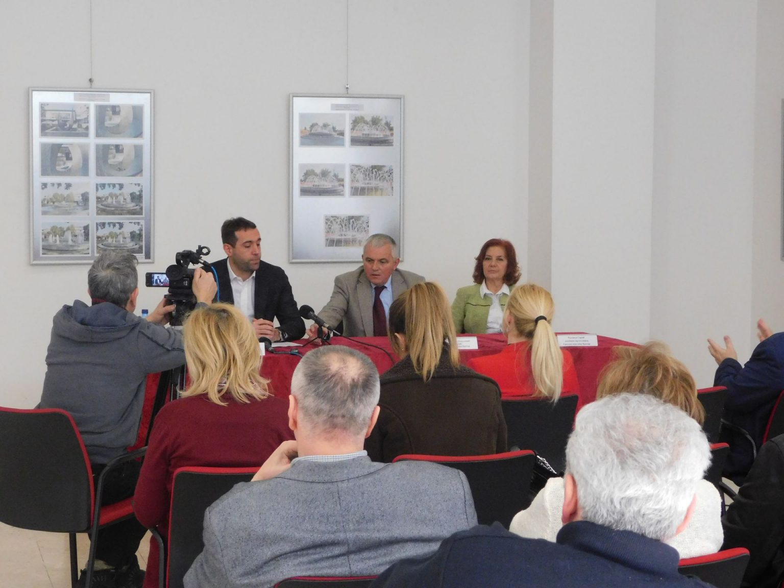 ПРОСТОР АНЕКСА УПРАВНЕ ЗГРАДЕ ОПШТИНЕ ВРАЧАР БИЋЕ АДАПТИРАН У ВРТИЋ Konferencija za štampu