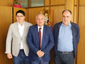 Проф. др Душко Вулић, кардиолог, ванредни професор Медицинског факултета Универзитета у Бања Луци , дописни члан Академије наука и уметности Републике Српке био је данас гост проф. др Милана Недељковића, председника Градске општине Врачар.