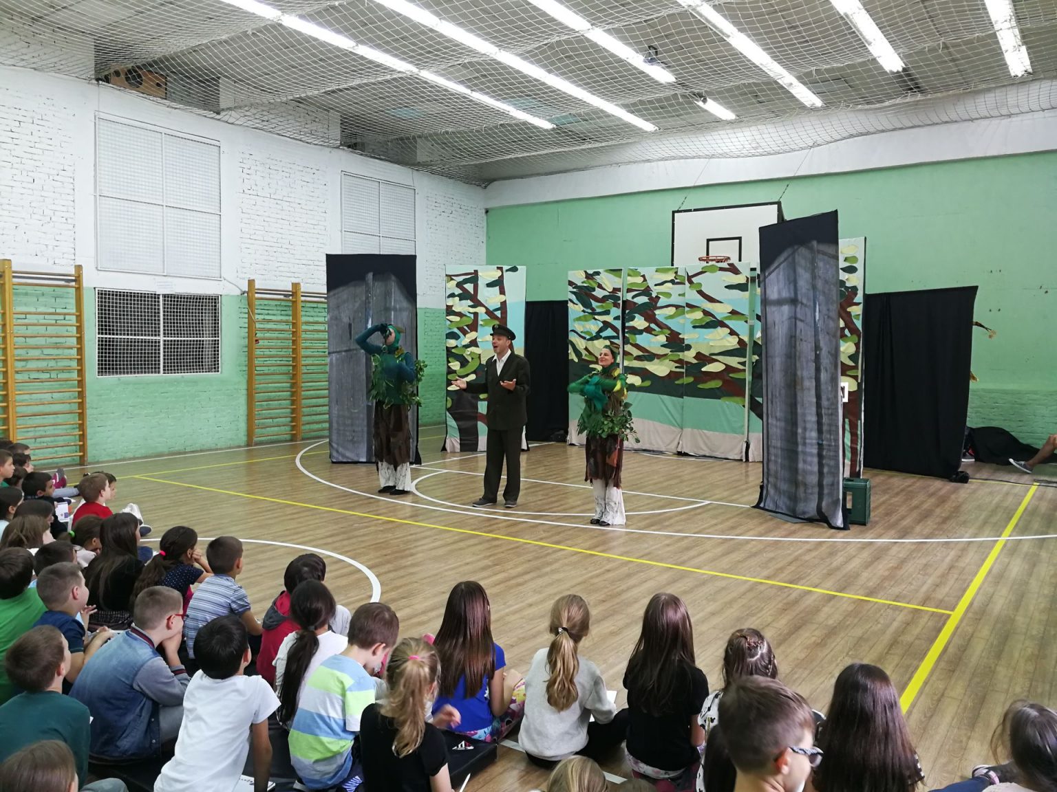 У ОКВИРУ НЕДЕЉЕ ЕВРОПЕ НА ВРАЧАРУ ОДРЖАНА ПРЕДСТАВА О РЕЦИКЛАЖИ ЗА УЧЕНИКЕ ОШ ,,КРАЉ ПЕТАР ДРУГИ КАРАЂОРЂЕВИЋ“