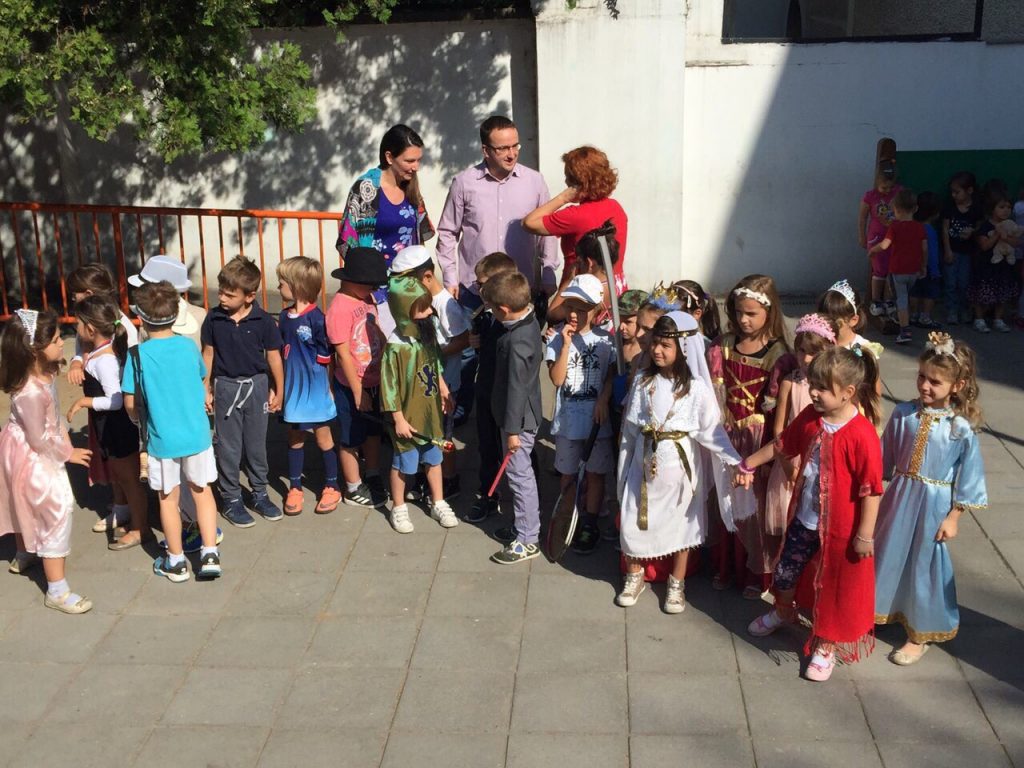 Маскенбал ,,Србија кроз векове,,