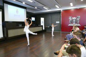 Javni čas znakovnog jezika