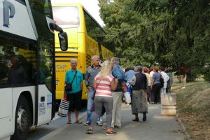 Ispraćaj penzionera na izlet