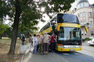 Ispraćaj penzionera na izlet
