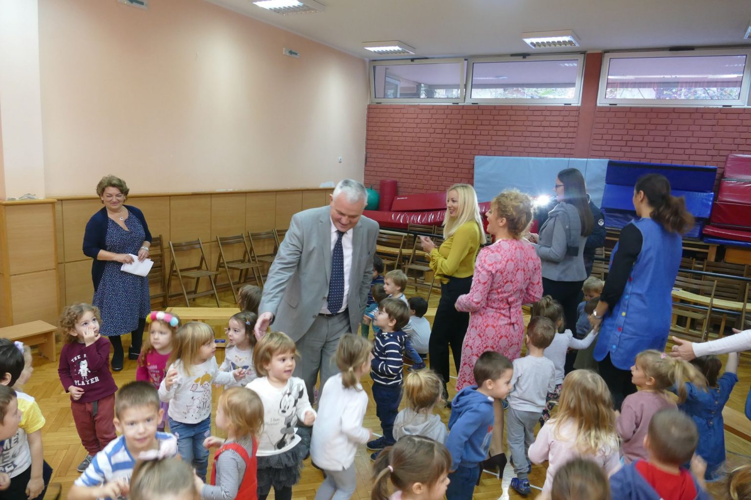 МУЗИЧКЕ РАДИОНИЦЕ „ОСМЕХ СА ВРАЧАРА“ Muzičke radionice "Osmeh sa Vračara"