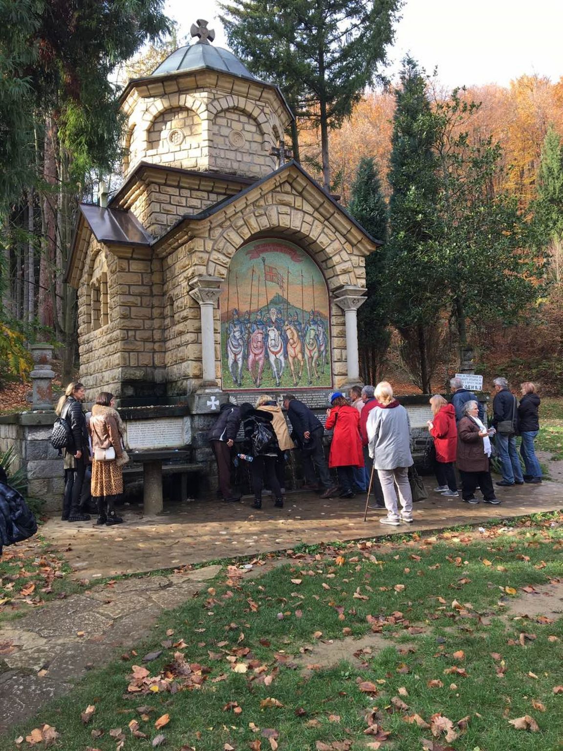 СЕНИОРИ ОБИШЛИ ТРШИЋ, МАНАСТИР ТРОНОШУ И ЛОЗНИЦУ Izlet za seniore