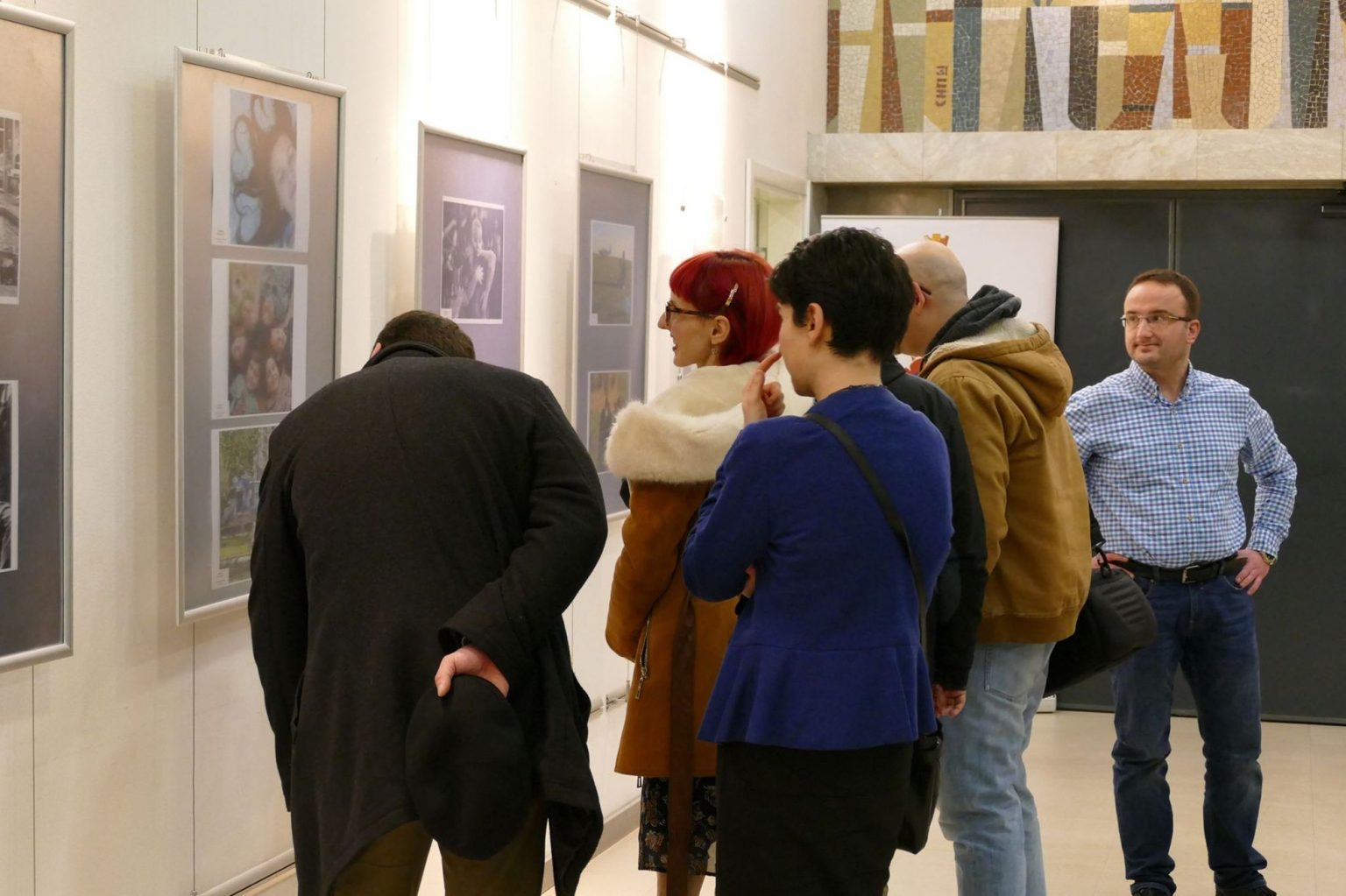 Изложба фотографија у Недељи људских права на Врачару izlozba nedelja ljudskih prava