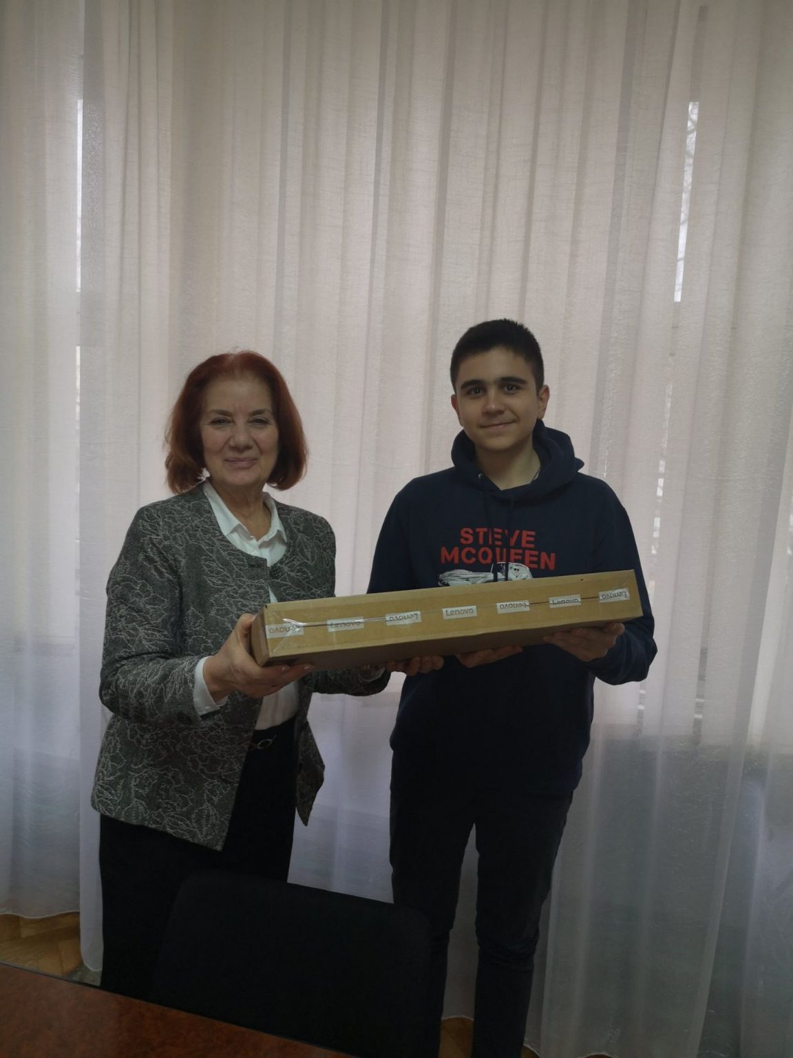 NAGRAĐEN NAJUSPEŠNIJI MALI MATURANT Uručena nagrada najboljem malom maturantu