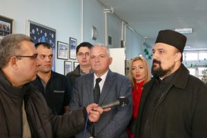 Poklon paketići za učenike škole „n.h. Dušan Dugalić“