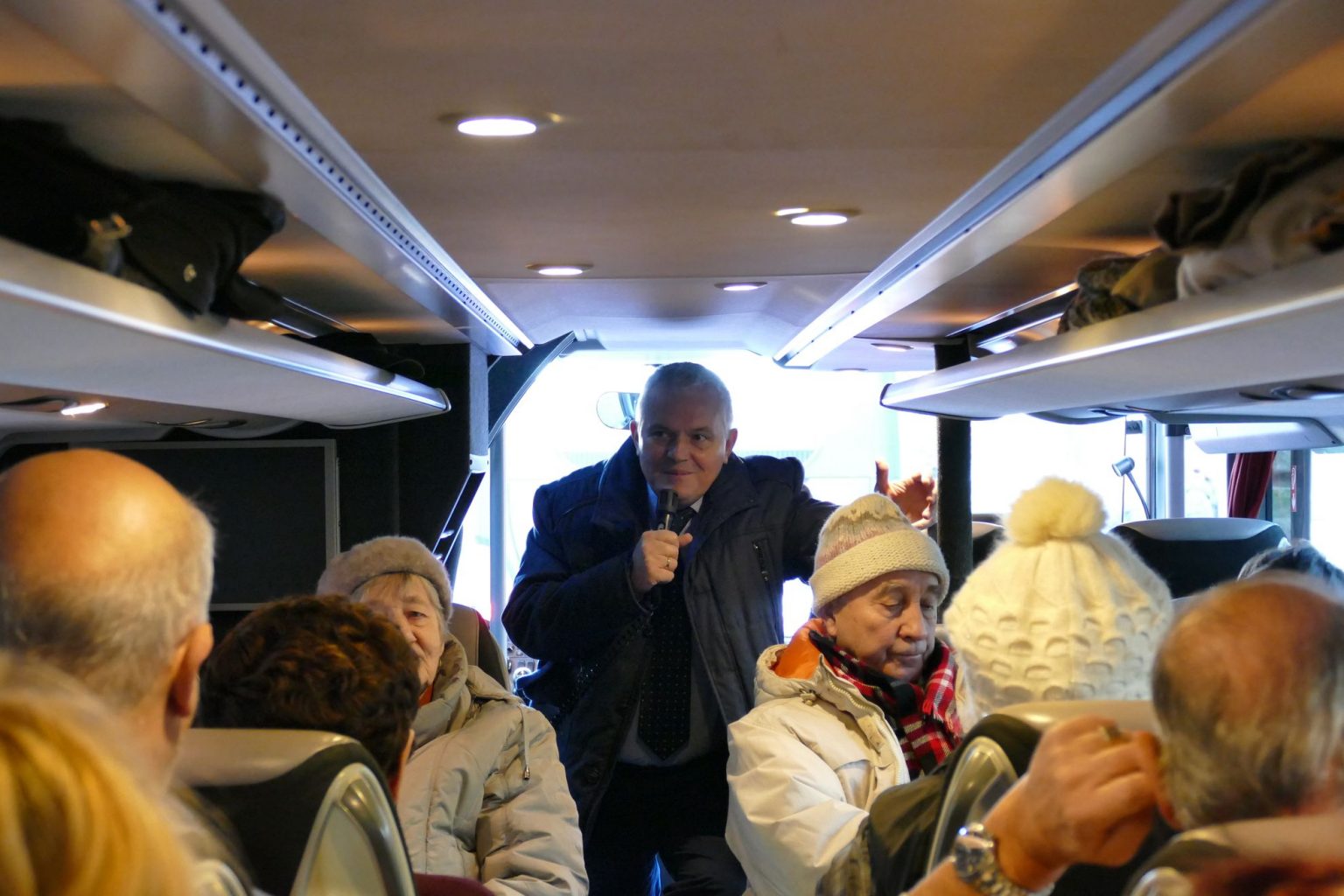 АКТИВНИ ВРАЧАРСКИ СЕНИОРИ НА ИЗЛЕТУ Ispraćaj penzionera na izlet