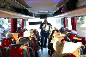 Ispraćaj penzionera na izlet