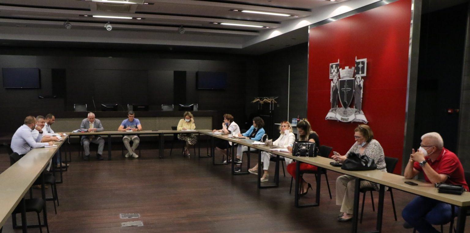 Састанак руководства Градске општине Врачар са директорима врачарских основних школа