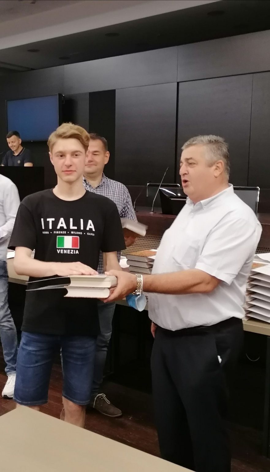 Награђени најбољи врачарски ђаци