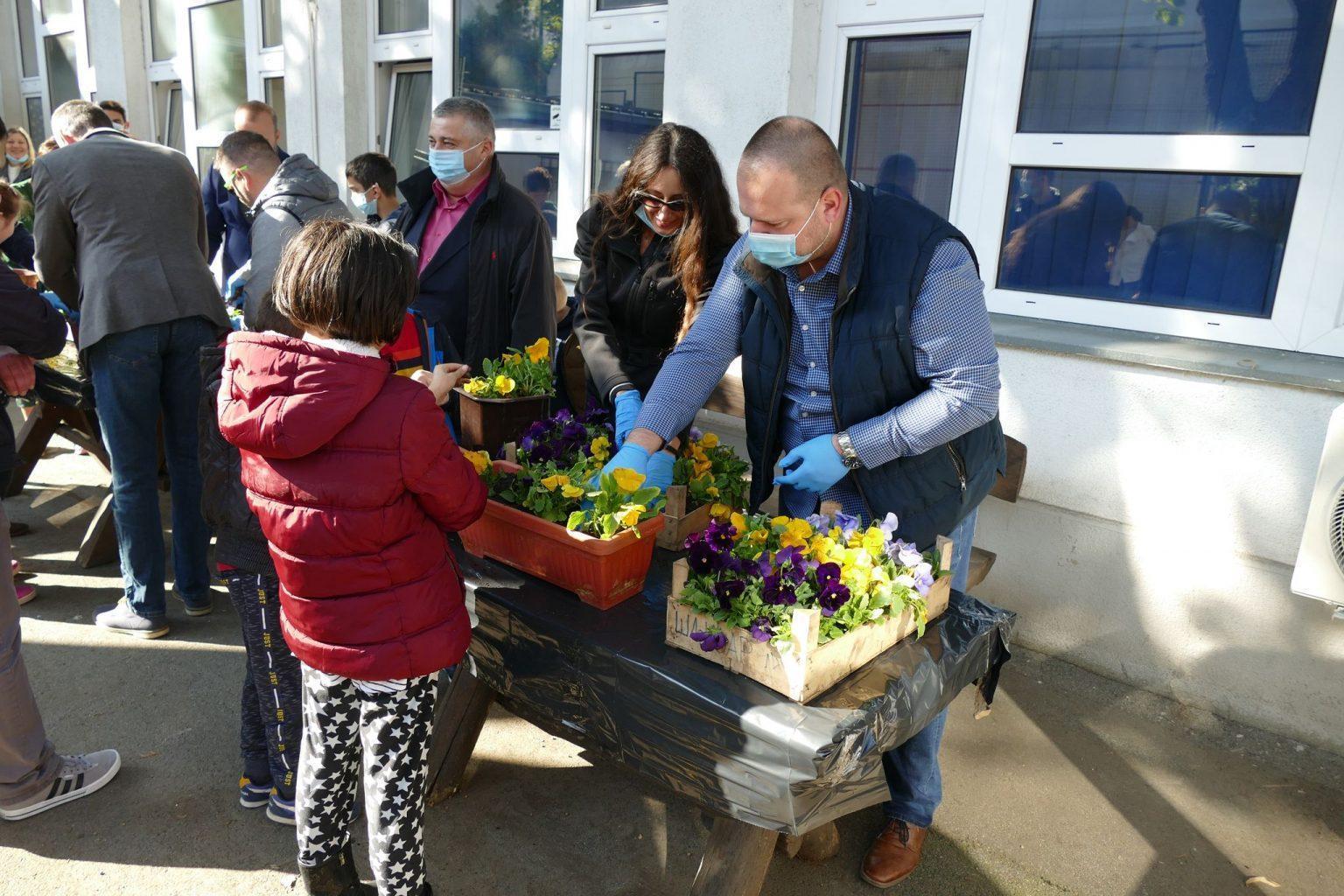 Sadnja cveća u okviru Evropske nedelje lokalne demokratije