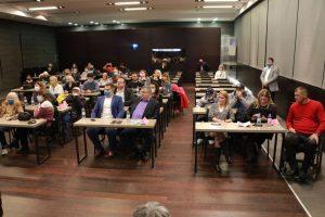 ХУМАНИТАРНА ИЗЛОЖБА СЛИКА ОСОБА СА ИНВАЛИДИТЕТОМ „СВУДА ЈЕ ЉУБАВ“