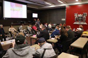 ХУМАНИТАРНА ИЗЛОЖБА СЛИКА ОСОБА СА ИНВАЛИДИТЕТОМ „СВУДА ЈЕ ЉУБАВ“