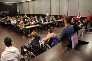 ХУМАНИТАРНА ИЗЛОЖБА СЛИКА ОСОБА СА ИНВАЛИДИТЕТОМ „СВУДА ЈЕ ЉУБАВ“