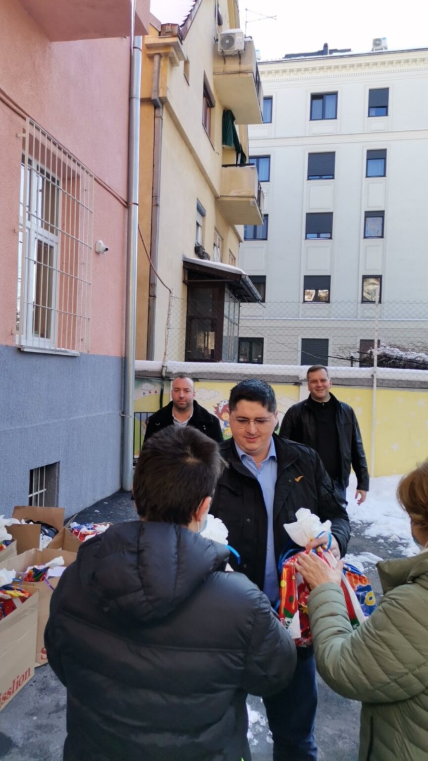 SREĆA SUSRETA I DARIVANJA