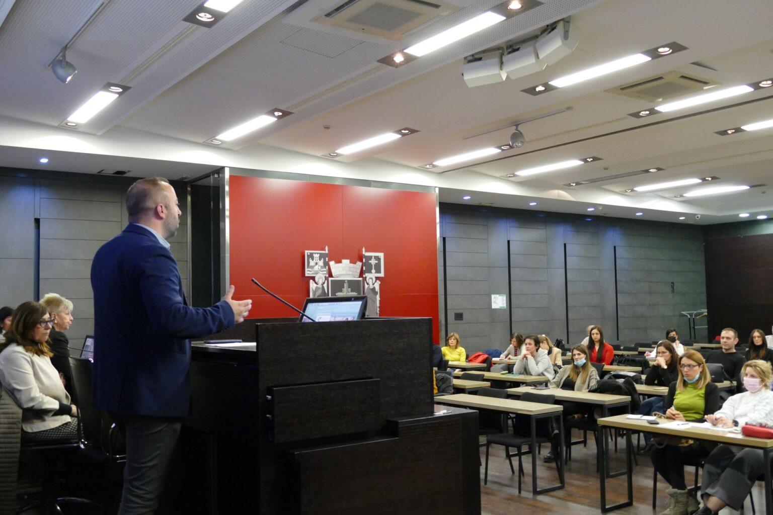 ПРЕЗЕНТАЦИЈА ЈАВНИХ ПОЗИВА НАЦИОНАЛНЕ СЛУЖБЕ ЗА ЗАПОШЉАВАЊЕ ЗА 2022.ГОДИНУ