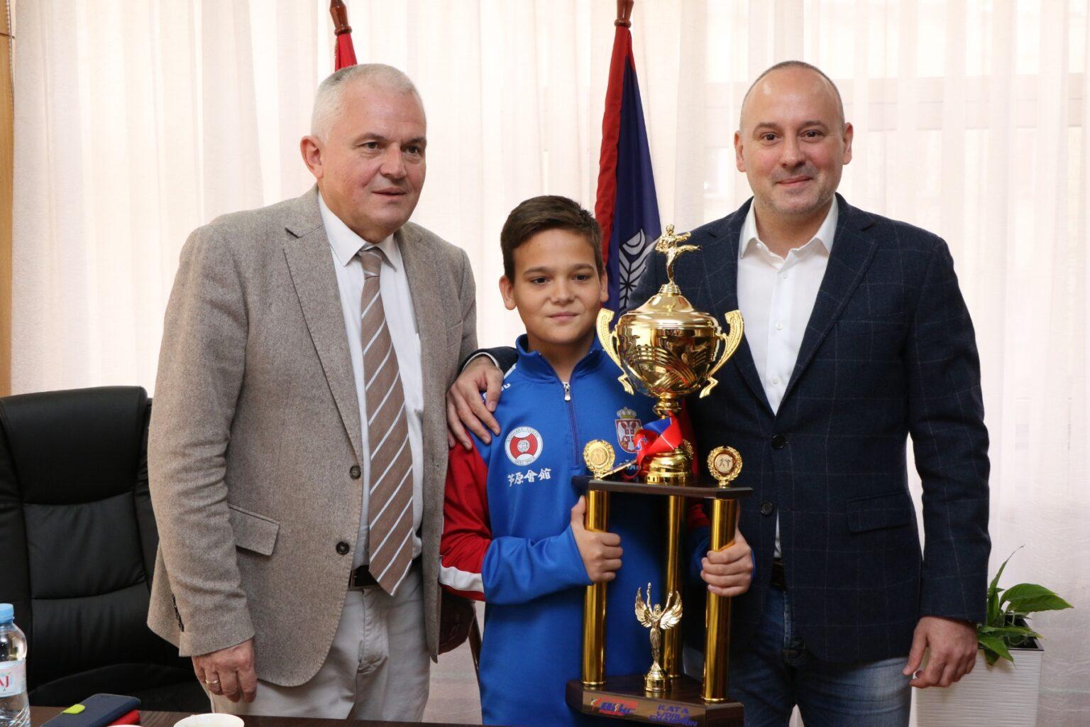 СИЈА ЗЛАТО НА ВРАЧАРУ