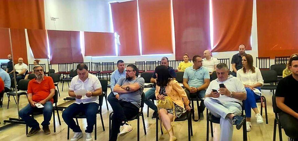 ОДРЖАНА ОБУКА НАМЕЊЕНА УПРАВНИЦИМА СТАМБЕНИХ ЗАЈЕДНИЦА У ОБРЕНОВЦУ