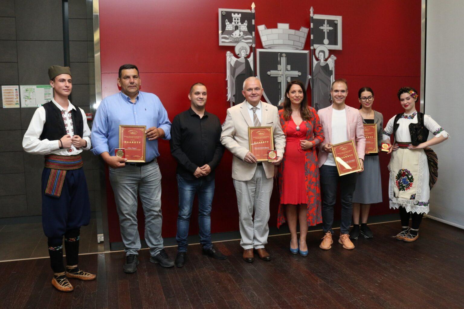 ГО ВРАЧАР ДОБИТНИК ПЛАКЕТЕ УДРУЖЕЊА ШИЉКАН