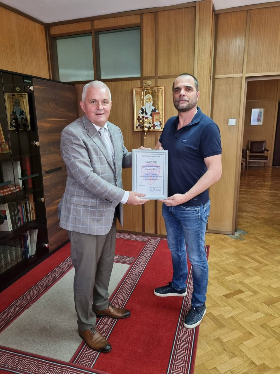 OPŠTINI VRAČAR URUČENA ZAHVALNICA SPORTSKOG SAVEZA INVALIDA SRBIJE