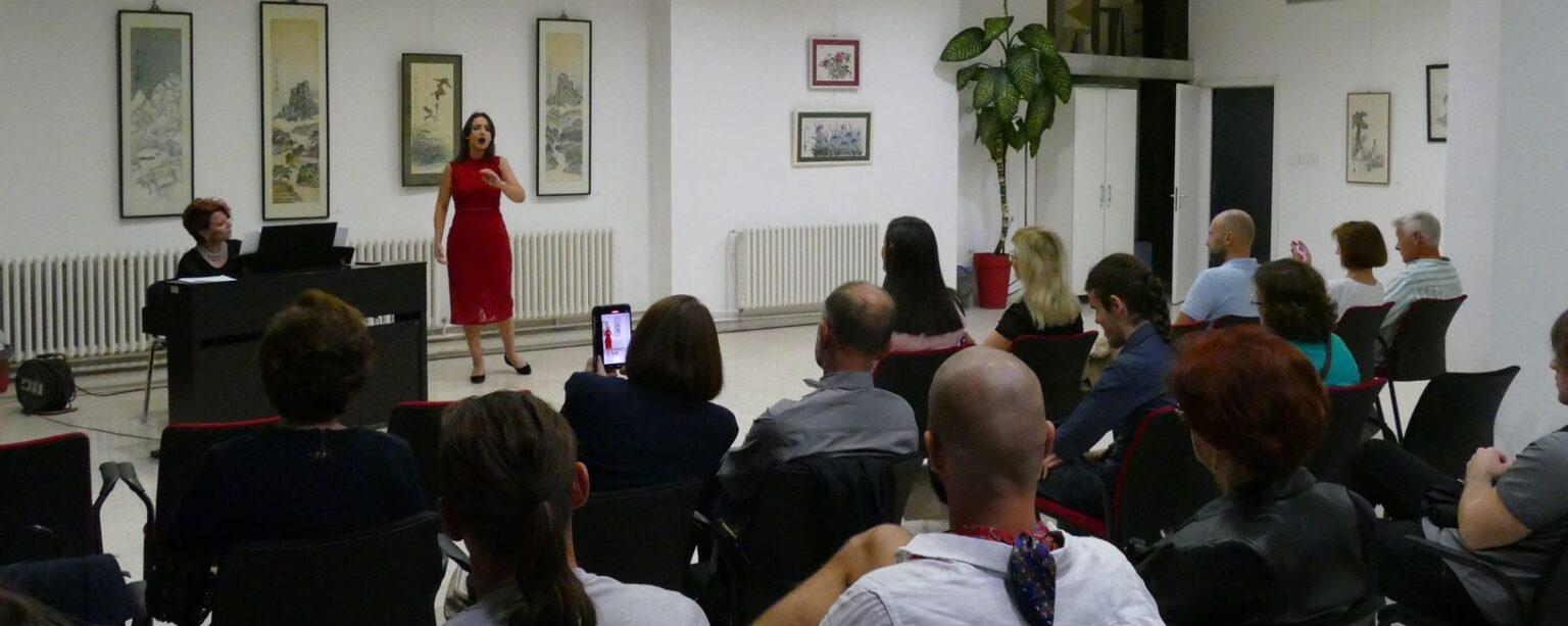 СПЕКТАКУЛАРНИ КОНЦЕРТ „МУЗИЧКИ ДУКАТИ“ ОСВОЈИО СРЦА ПУБЛИКЕ – ДВОСТРУКИ БИС ЗА ИЗВОЂАЧЕ