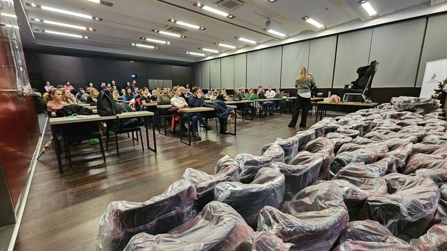 АУТО СЕДИШТА ЗА ВРАЧАРСКЕ МАЛИШАНЕ